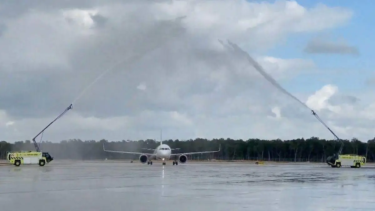 Aterriza primer vuelo al aeropuerto de Tulum